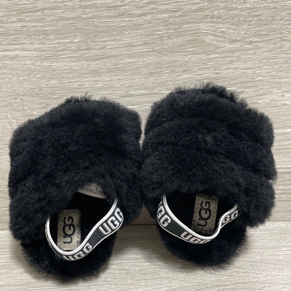 UGG Fluff Yeah Baby Shoes Like New - Picture 2 of 4